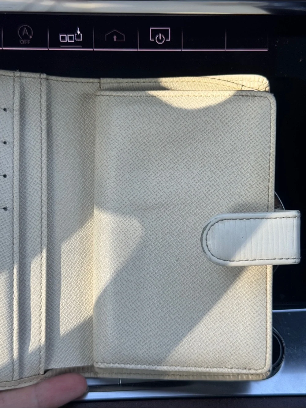 Authentic Louis Vuitton Epi Viennois Wallet – Ivory, COA included